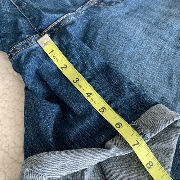 Levi's Mid Length Blue Denim Jean Shorts NEW 20W Distressed Cuffed summer - Picture 12 of 12